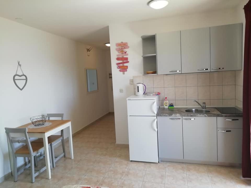 Apartmani Roko, Sevid Маріна Екстер'єр фото
